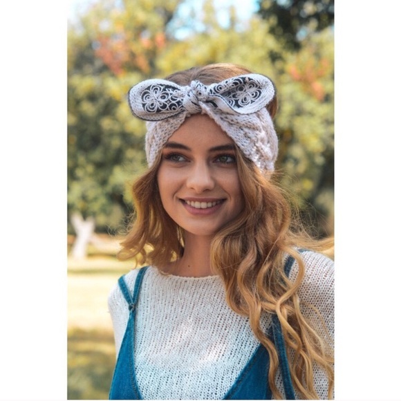 October Love Accessories - Ivory bow headband